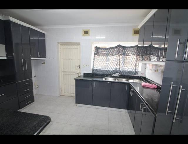 3 BEDROOM HOUSE FOR SALE IN ESCOMBE